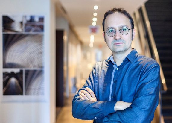 Portrait Georgi Petrov in suit