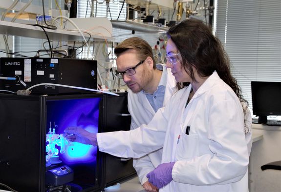 two scientists in the lab