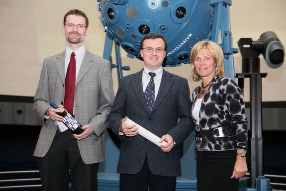 Lorenz Froihofer, Karl M. Göschka and State Secretary Christa Kranzl at the prize presentation