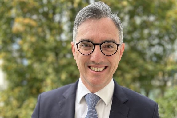 Portraitfoto im Grünen