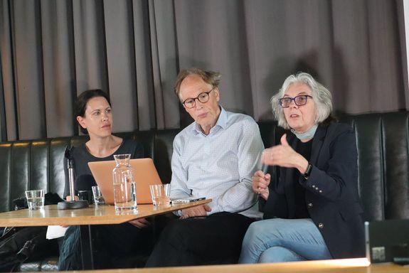Diskussion bei der Logic Lounge (von links): Sarah Kriesche (Ö1), Bart Selman und Carla P. Gomes