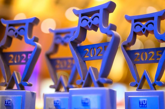 Trophäen in Eulenform